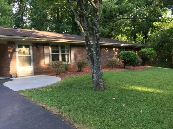 137 Sunrise Rd, Rocky Mount, VA 24151