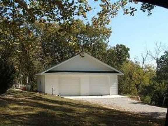 1080 sq/ft heated garage