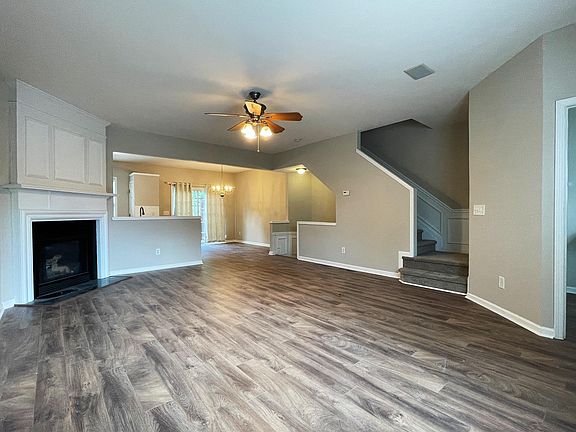 4th image of 1104 Thornborough Dr