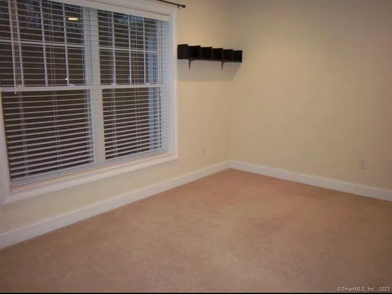 86 Otrobando Ave #6 — Photo 17