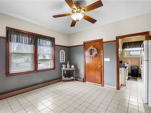 3rd image of 982 Atwood Ave