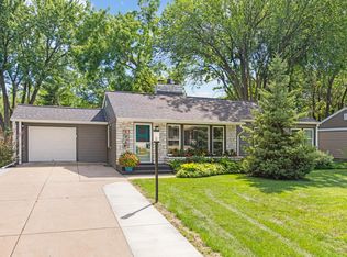 1376 Arden Pl, Arden Hills, MN 55112