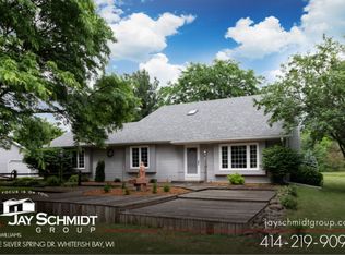 S45W33230 Fieldstone Dr, Dousman, WI 53118