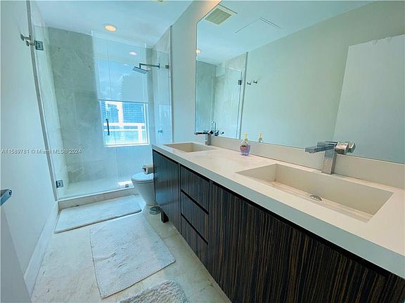 4th image of 950 Brickell Bay Dr APT 4401