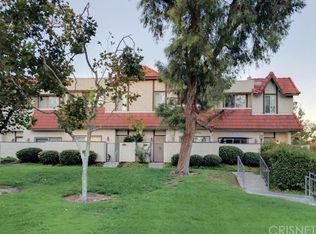 18011 River Cir APT 6, Santa Clarita, CA 91387