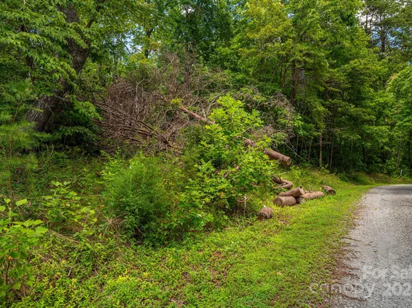 208 Plantation Dr, Rutherfordton, NC 28139