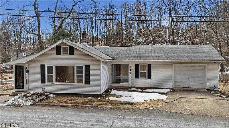 1st image of 213 York Rd