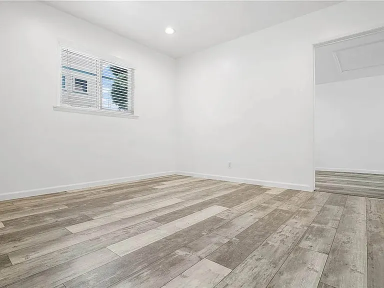 1500 Voorhees Ave — Photo 32