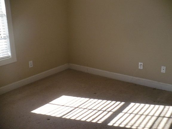 2nd image of 108 Woodridge Dr