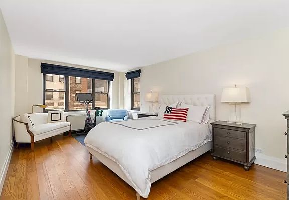 4th image of 415 E 52nd St APT 11CB