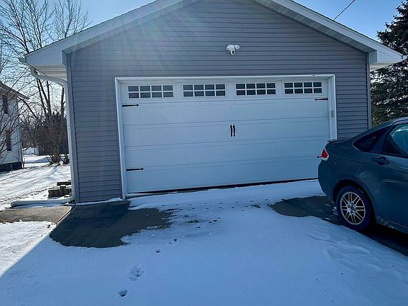 5th image of 914 Isett Ave