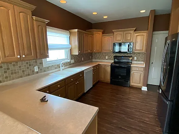 3 bed, $2,600 — Photo 3