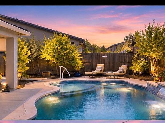 2nd image of 3019 Madrid Dr