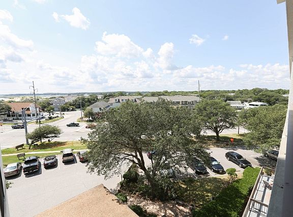 5th image of 3558 Shore Dr APT 407
