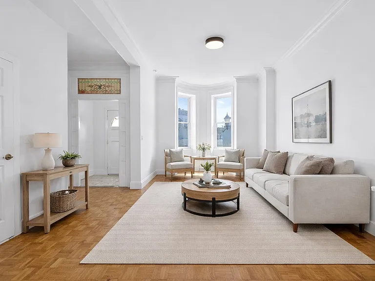 701 Bergen Ave — Photo 3