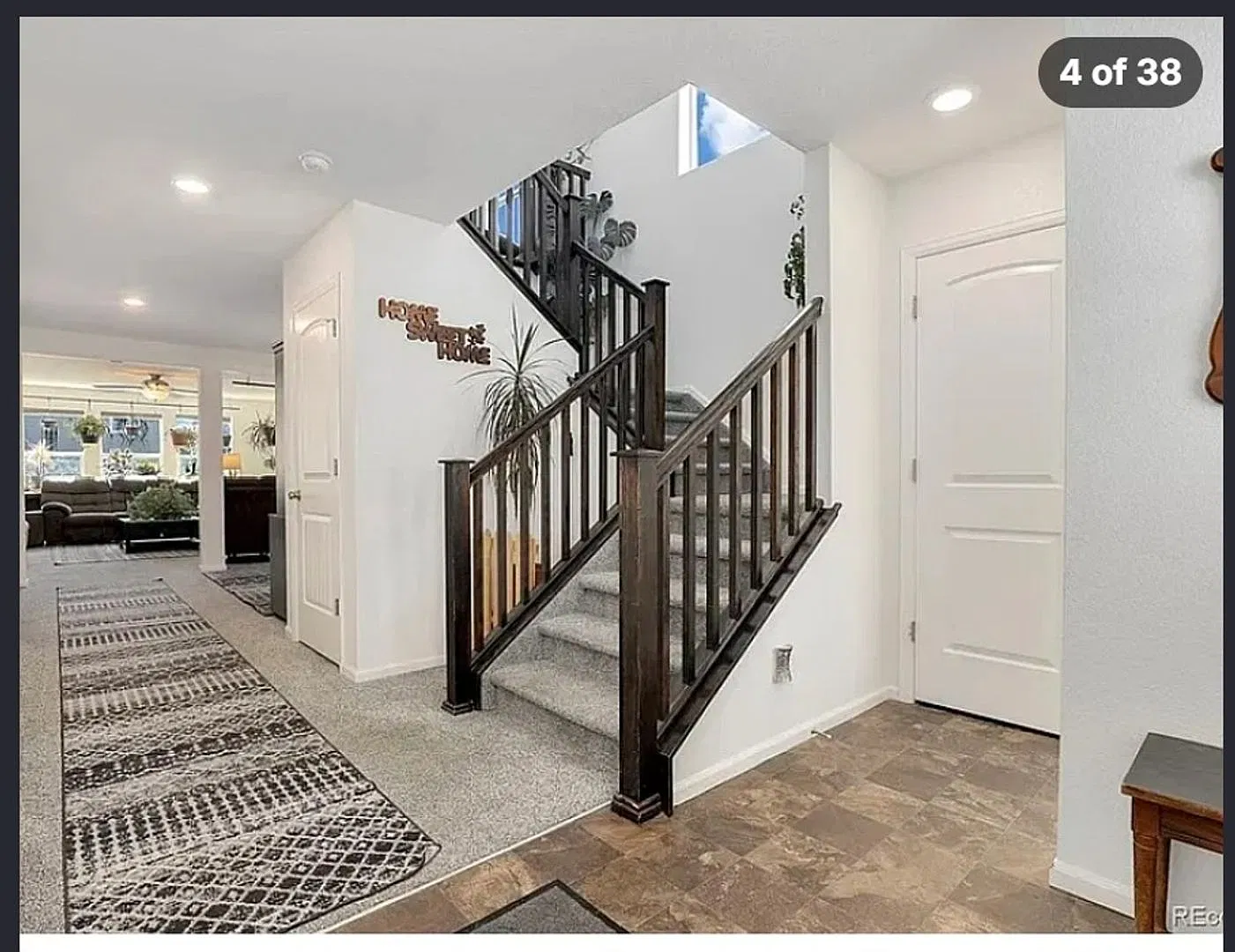 Spacious 4BR House in Aurora — Photo 3