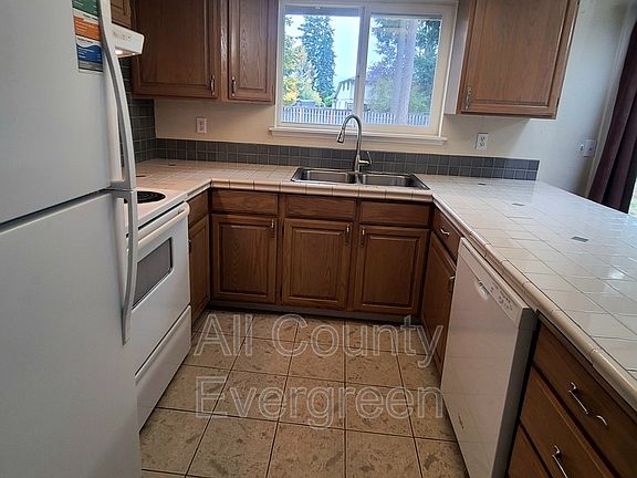 4th image of 13320 126th Ave E