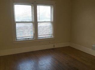 850 W 4th St APT 2, Waterloo, IA 50702