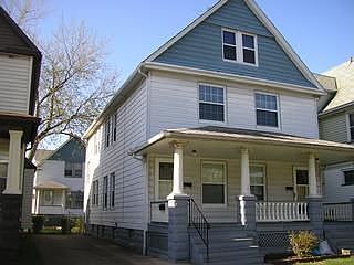 2nd image of 3515 Daisy Ave