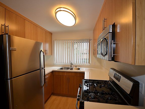 2nd image of 9730 Zelzah Ave APT 209