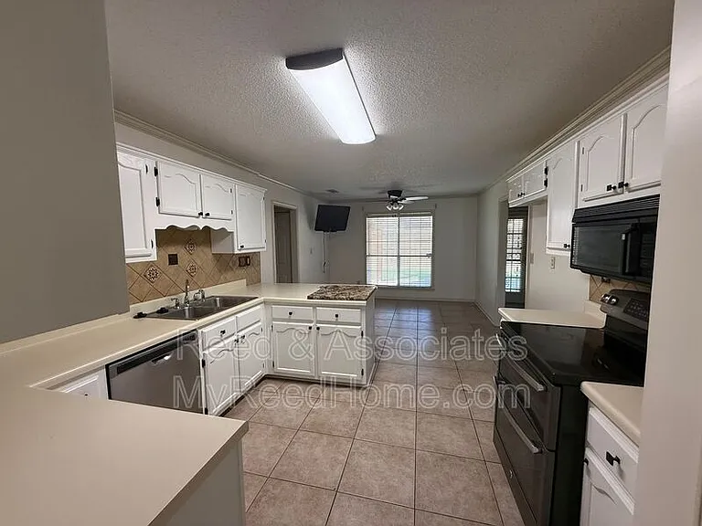 3066 Shadow Green Ln — Photo 4