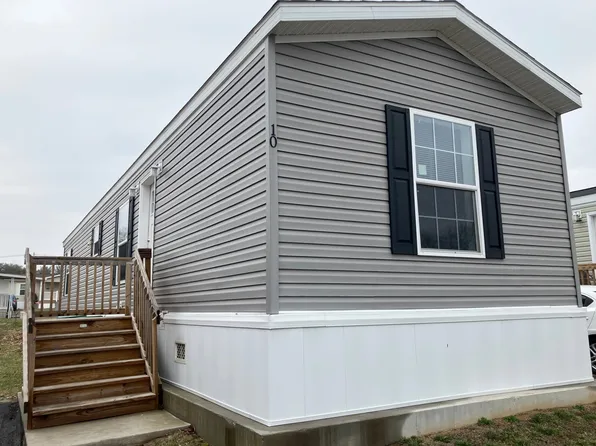 10 Riviera Dr, Belleville, IL 62221