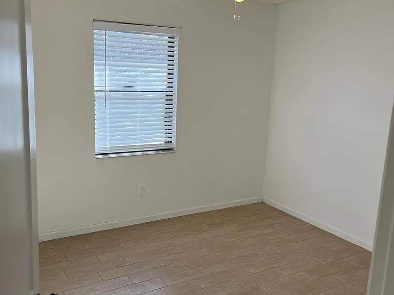 245 W Highland St — Photo 22