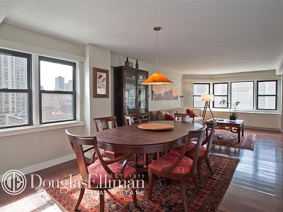 3rd image of 205 E 77th St APT 14A