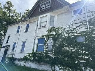 2nd image of 2878 N 35th STREET