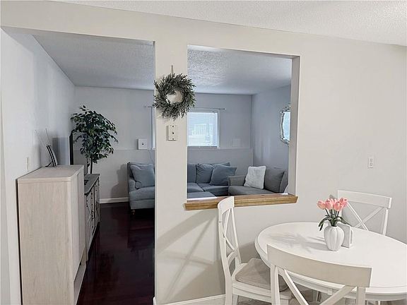 4th image of 728 Beverage Hill Ave APT 6