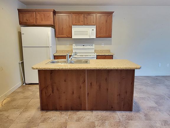 4th image of 14402 S Oakfield Way #1