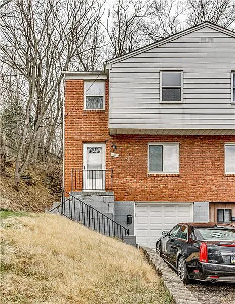 958 Oranmore St photo 1