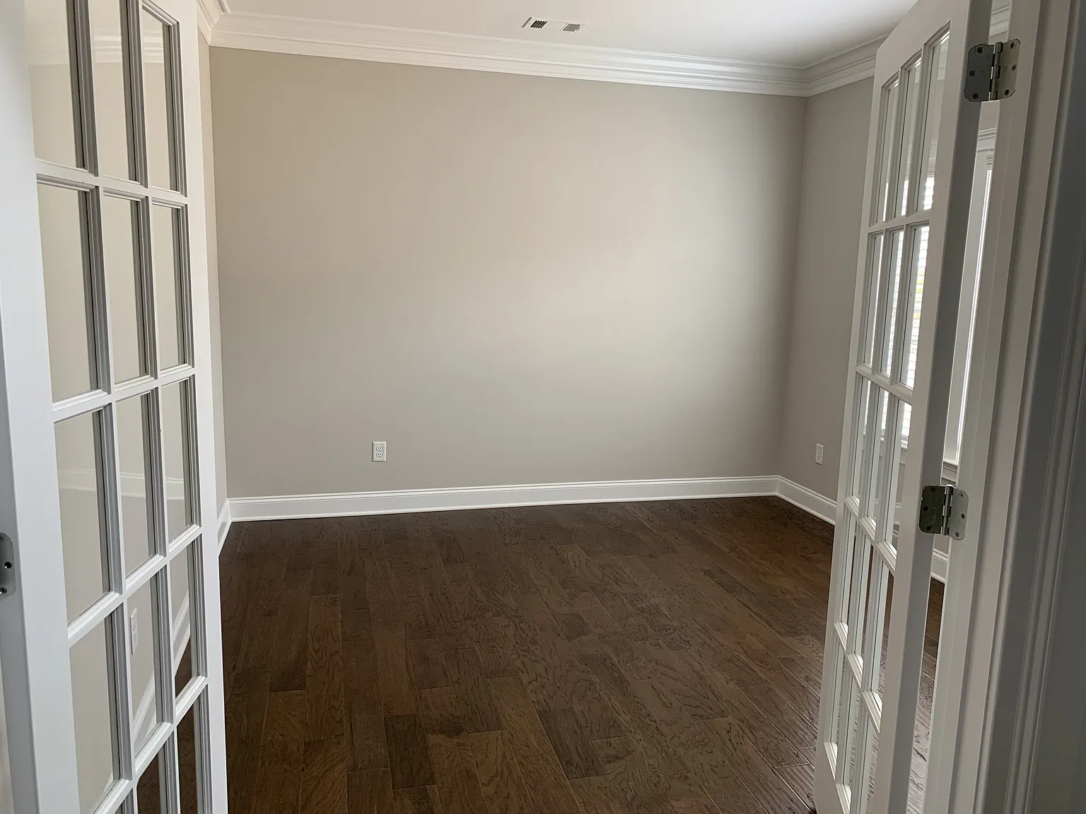 5 bed, 2758 sqft, $2,900 — Photo 3