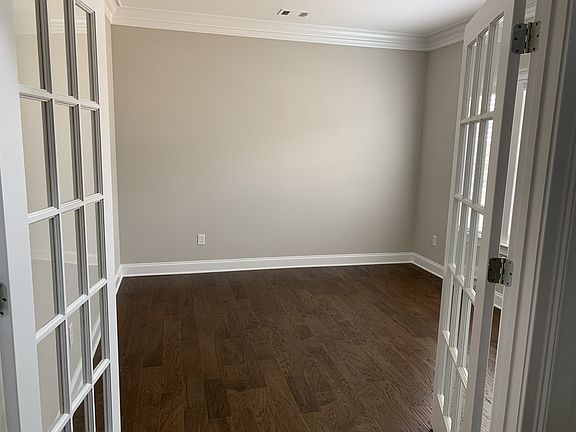 3rd image of 987 Falconer Dr