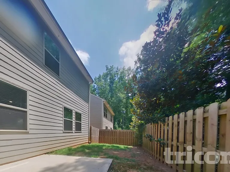 305 Knowles Pl — Photo 17