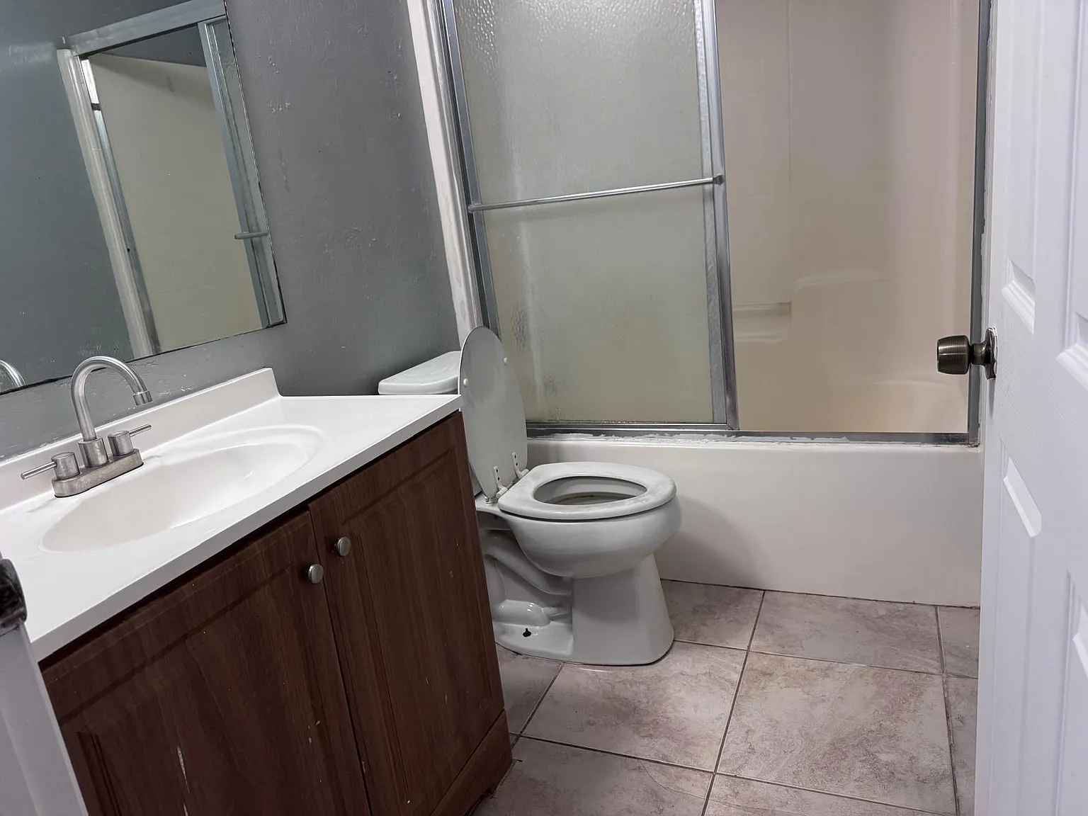 3 bed, $1,700 — Photo 4
