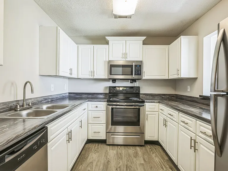 Havenly Park Villas — Photo 2