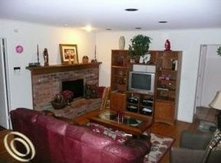 7368 Heather Heath Ln, West Bloomfield, MI 48322