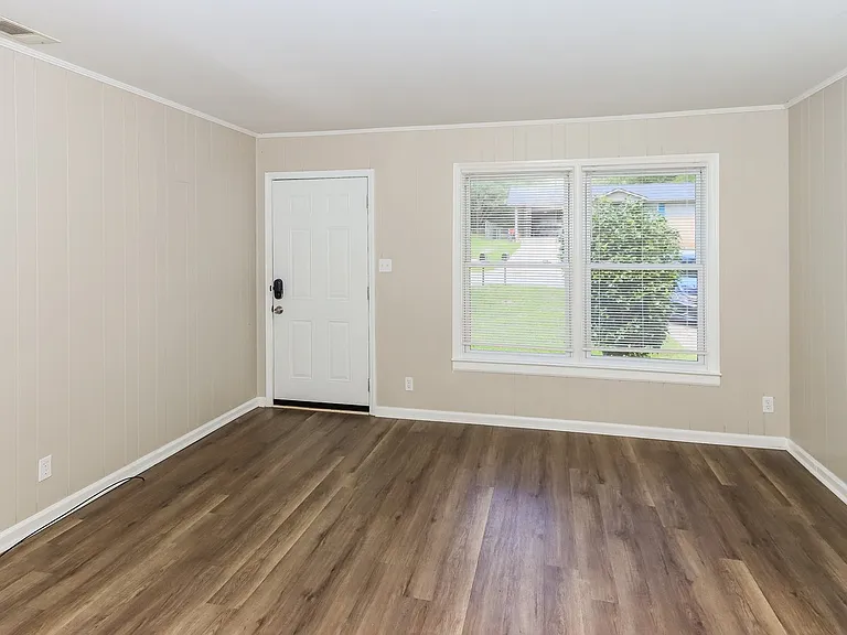 838413_019_living_room_13062858.jpg