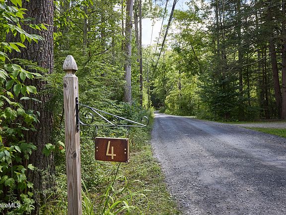 2nd image of 4 Birch Ln