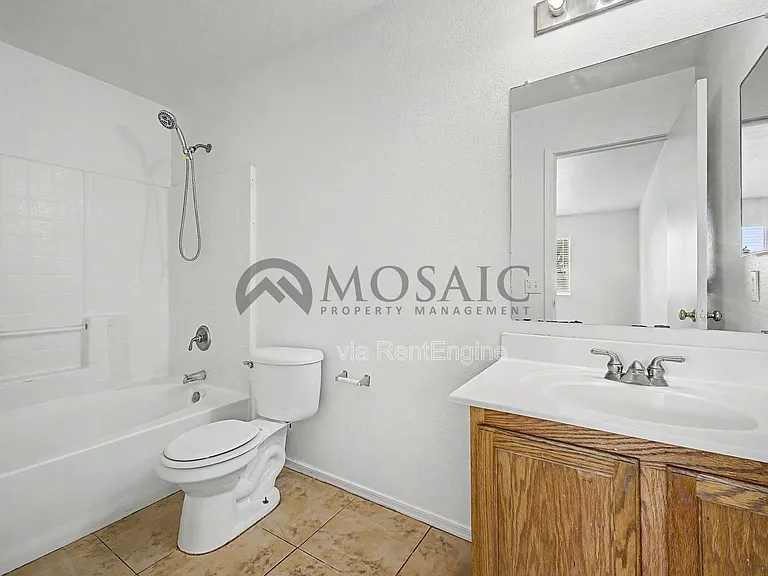 1004 E Cowboy Cove Trl — Photo 15
