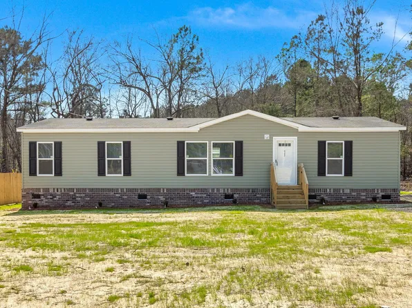 22 Rosa Dr, St Matthews, SC 29135