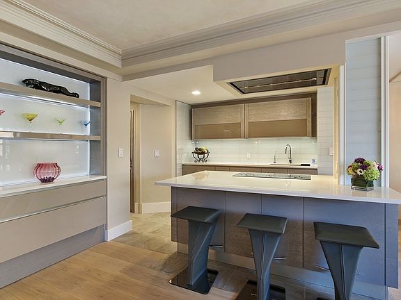 3rd image of 40 E 78th St #6E
