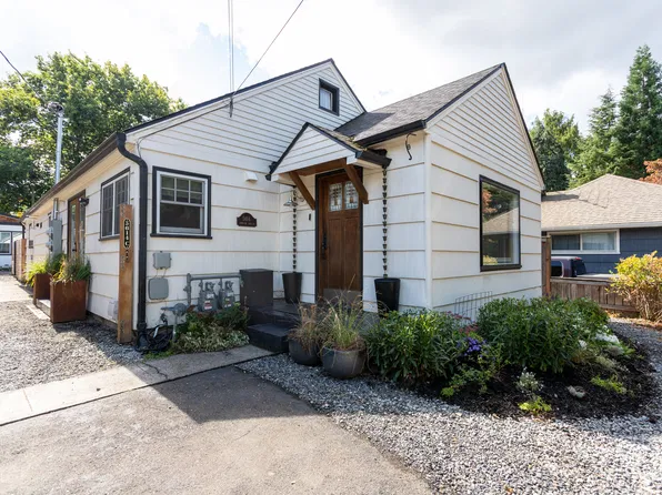 5614 NE Simpson St #A, Portland, OR 97218