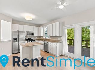 42853 Golf View Dr, Chantilly, VA 20152
