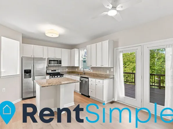 42853 Golf View Dr, Chantilly, VA 20152