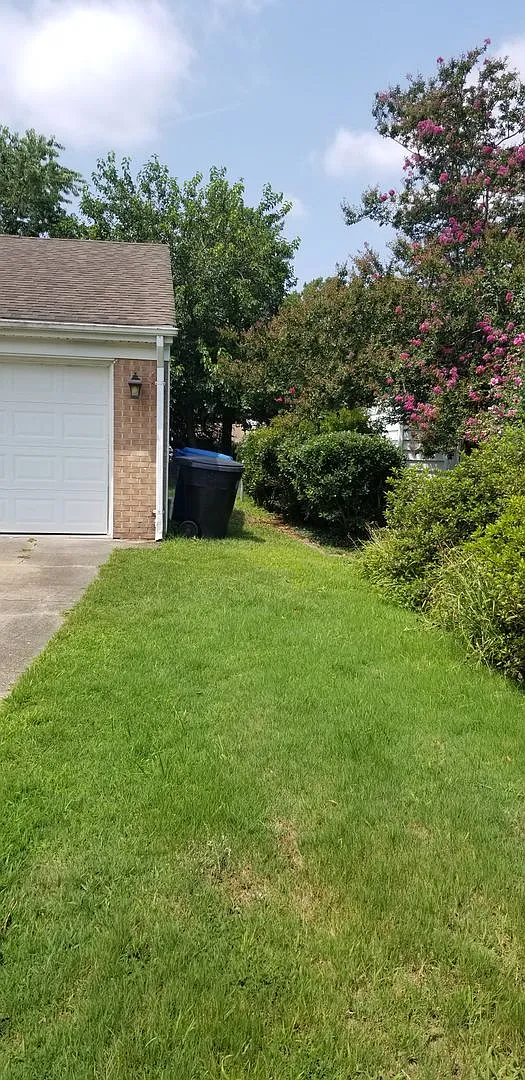 3BR 2BA Brick Ranch Pembroke Meadows — Photo 3