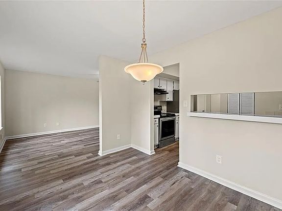 4th image of 259 Country Club Dr