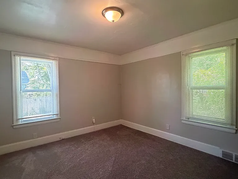 15703 Northlawn St — Photo 12