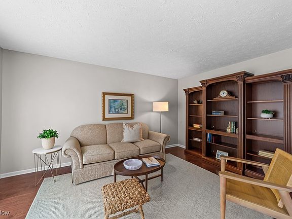 5th image of 32980 Durrell Ave